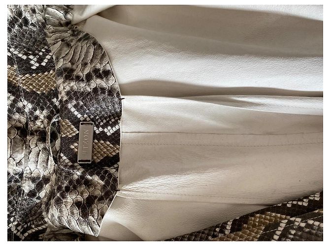 Autre Marque Utzon Gabardina de piel estampado serpiente - vista 4