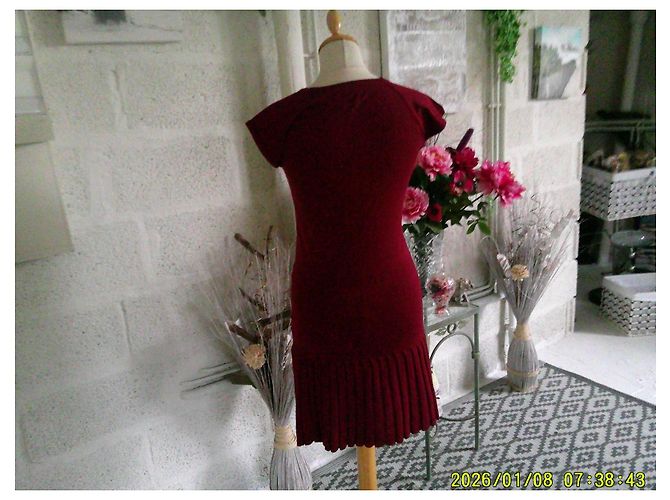 Autre Marque No Excuse bordeauxrotes Strickkleid mit Plisseerock - Ansicht 4