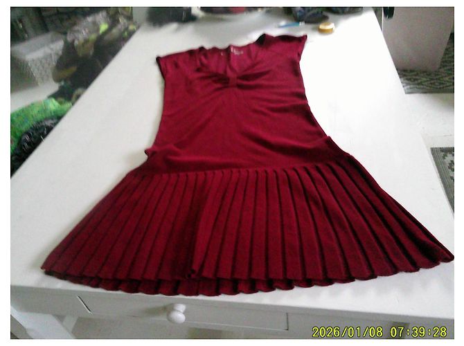 Autre Marque No Excuse bordeauxrotes Strickkleid mit Plisseerock - Ansicht 5