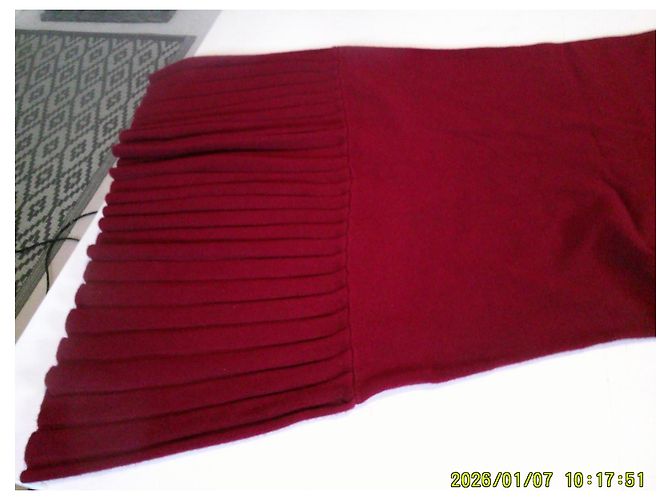 Autre Marque No Excuse bordeauxrotes Strickkleid mit Plisseerock - Ansicht 6