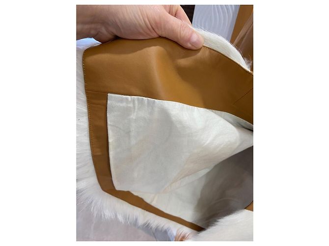 Loewe Ledermantel mit weißem Fellbesatz in Camel - Ansicht 6