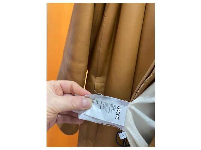 Loewe Ledermantel mit weißem Fellbesatz in Camel - Ansicht 8