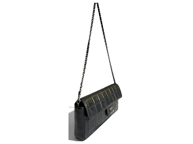 Chanel Borsa East West Chocolate Bar Flap Nero - vista 2