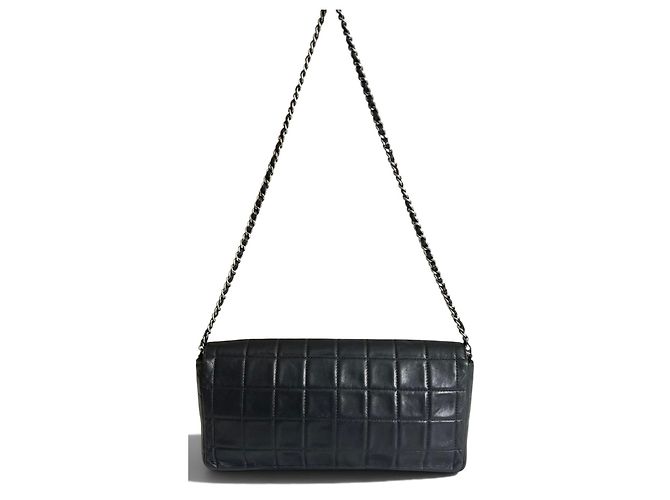 Chanel Borsa East West Chocolate Bar Flap Nero - vista 6