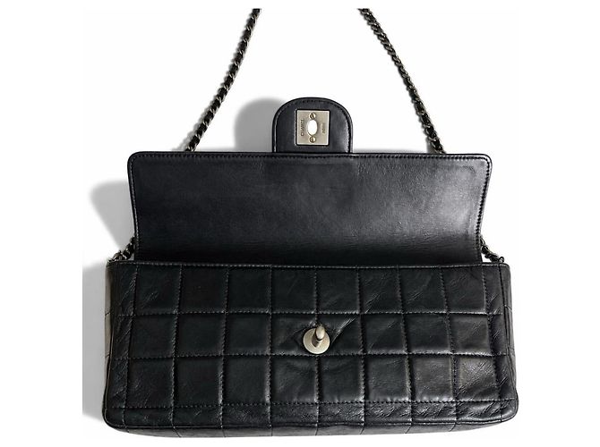 Chanel Borsa East West Chocolate Bar Flap Nero - vista 8