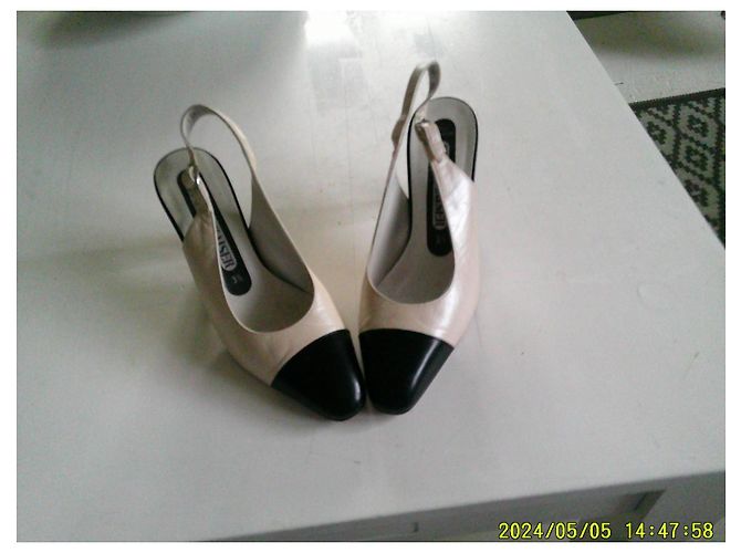 Autre Marque Décolleté Slingback Kaiser in Pelle Beige e Nero - vista 6