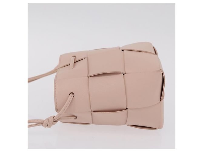 Bottega Veneta Cassette Bucket Maxi Intrecciato Leather with Beaded Details Mini - vista 4