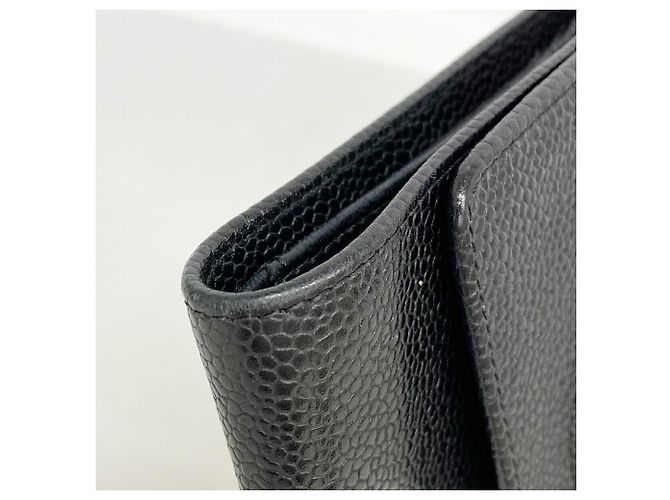 Portafoglio tri-fold Chanel in pelle di vitello granulata nera - vista 5
