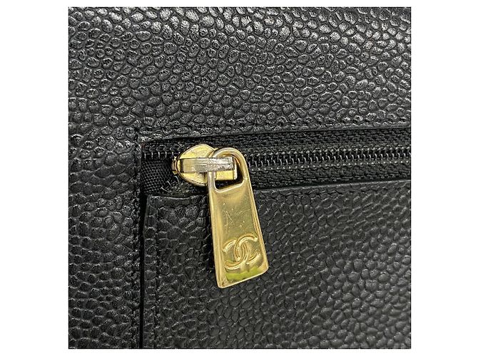 Portafoglio tri-fold Chanel in pelle di vitello granulata nera - vista 8