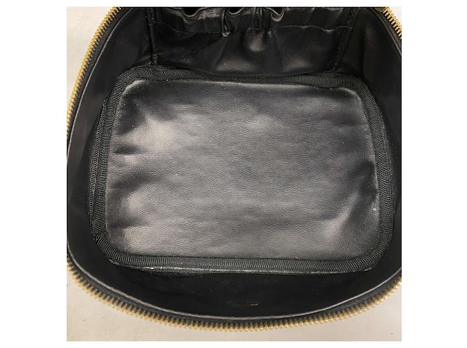 Bolso Vanity Chanel de piel de becerro granulada negra - vista 4
