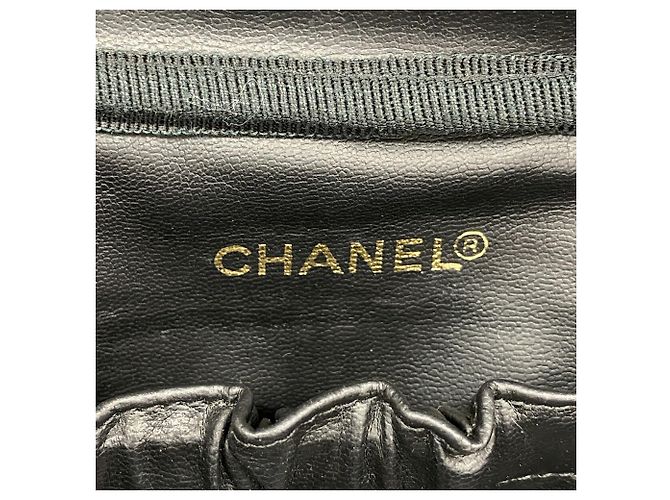 Bolso Vanity Chanel de piel de becerro granulada negra - vista 5