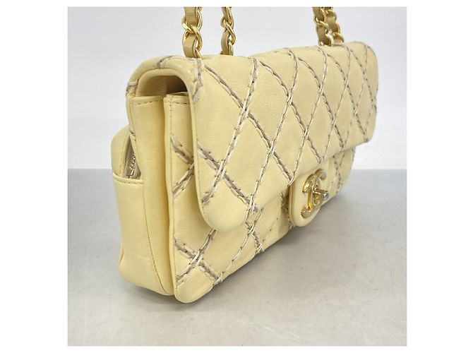 Bolso de hombro Chanel de cuero amarillo - vista 2