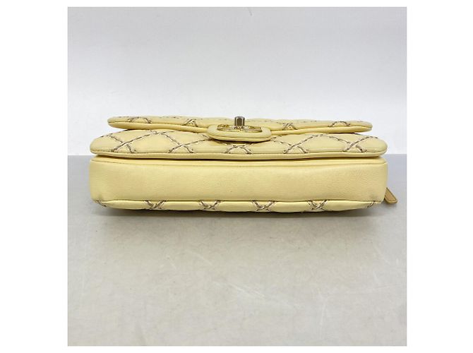 Bolso de hombro Chanel de cuero amarillo - vista 3