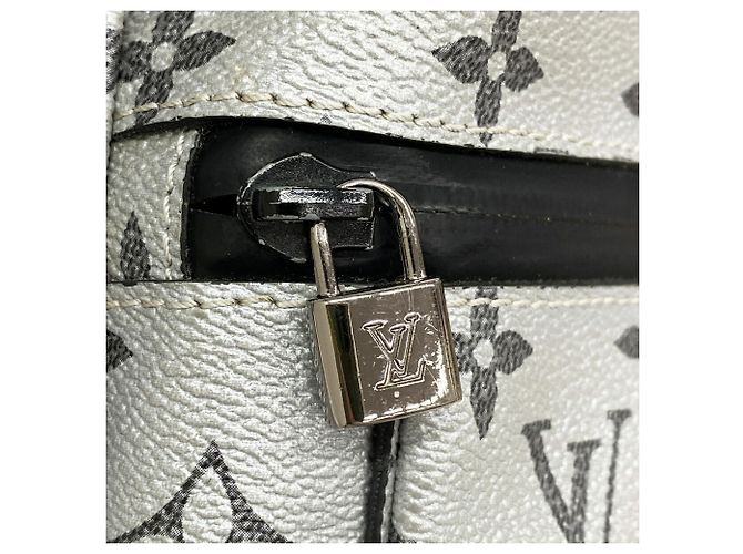 Louis Vuitton Monogram Reflect PM Shoulder Bag - view 10