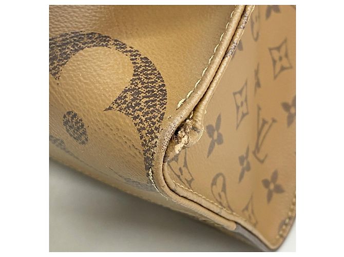 Bolso Tote Louis Vuitton Monogram Giant Reverse OnTheGo MM - vista 6
