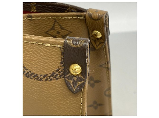 Bolso Tote Louis Vuitton Monogram Giant Reverse OnTheGo MM - vista 7