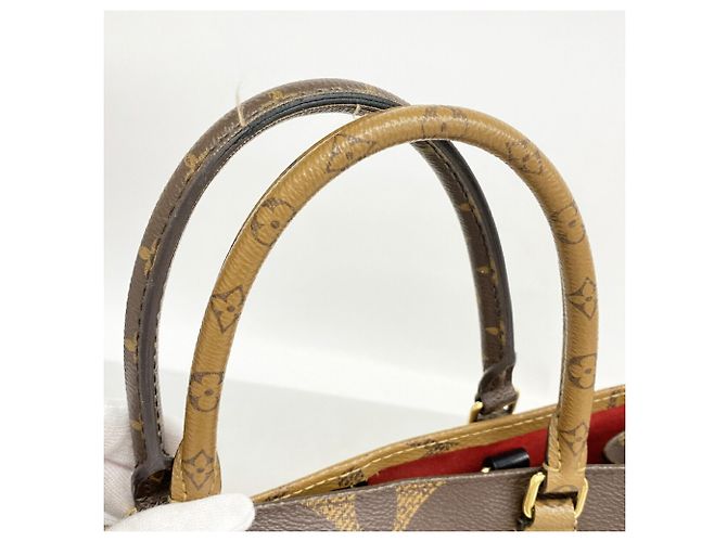 Bolso Tote Louis Vuitton Monogram Giant Reverse OnTheGo MM - vista 9