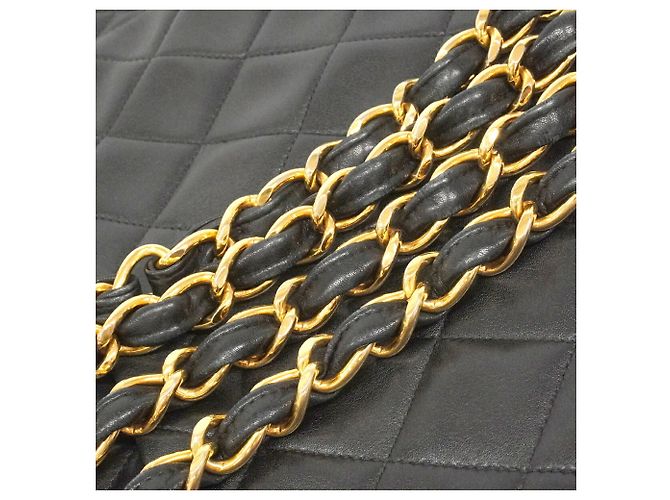 Chanel Schultertasche aus schwarzem Lammleder - Ansicht 10