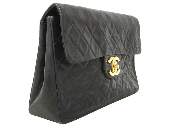 Chanel Schultertasche aus schwarzem Lammleder - Ansicht 2