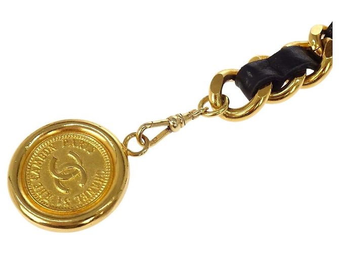 Cinturón de cadena Chanel CC Medallion de metal y cuero - vista 3