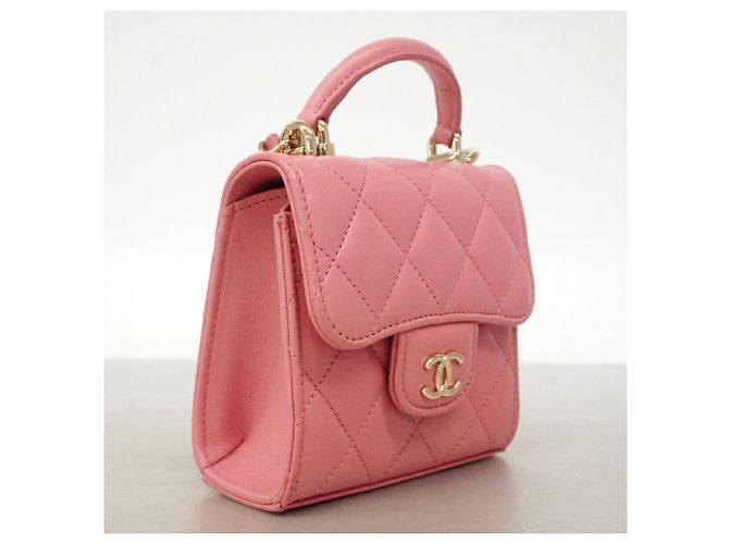 Bolsa de Ombro com Corrente Chanel Matelassé - vista 2