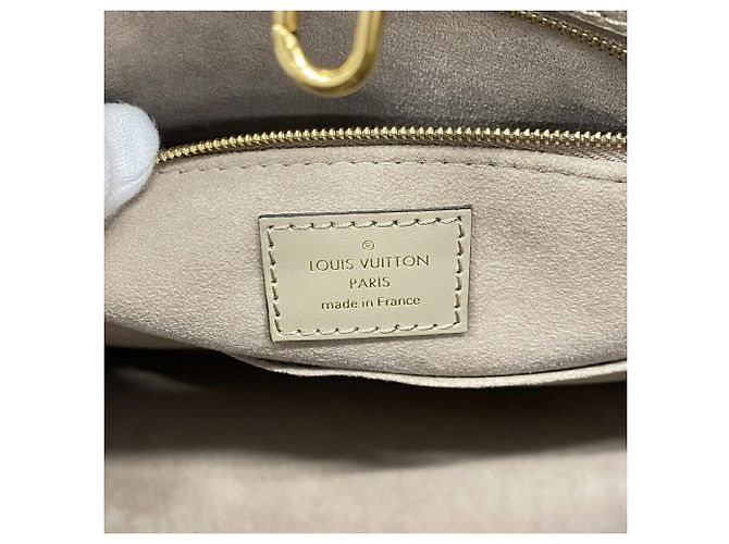 Bolso Tote Louis Vuitton Monogram Empreinte OnTheGo MM - vista 5