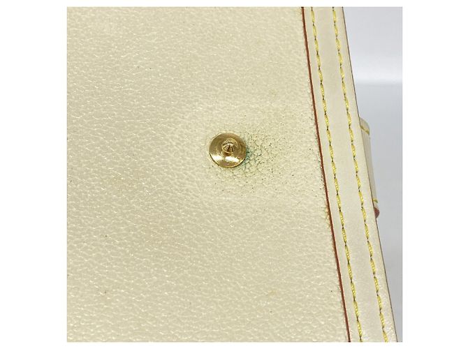 Louis Vuitton Suhali Compact Zip Wallet - view 8