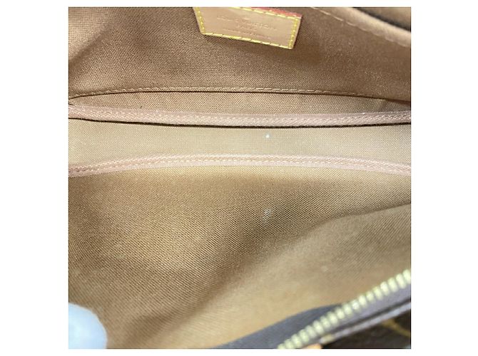 Sac à main Louis Vuitton Monogram Multipochette Accessoires - vue 4