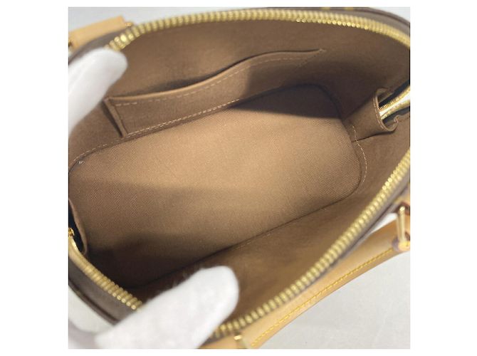 Sac à main Louis Vuitton Alma BB Monogram - vue 4