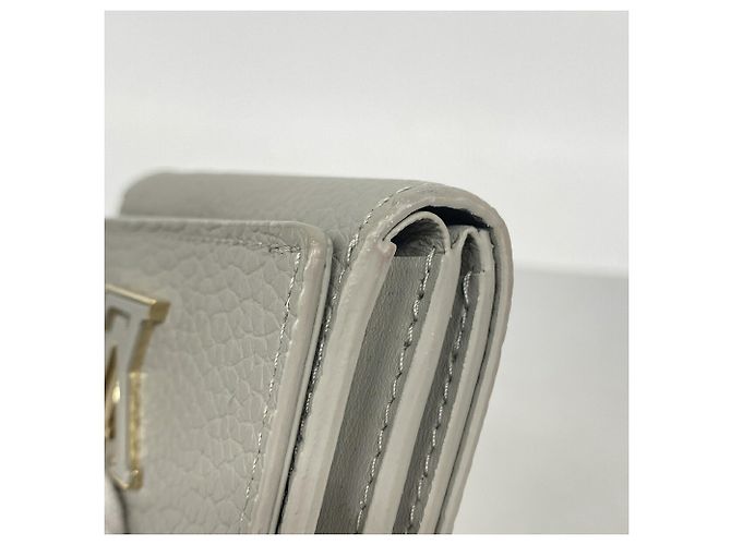 Louis Vuitton Taurillon Leather Portefeuille Capucines Tiny Wallet - vista 6