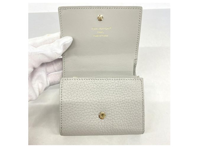 Louis Vuitton Taurillon Leather Portefeuille Capucines Tiny Wallet - vista 8