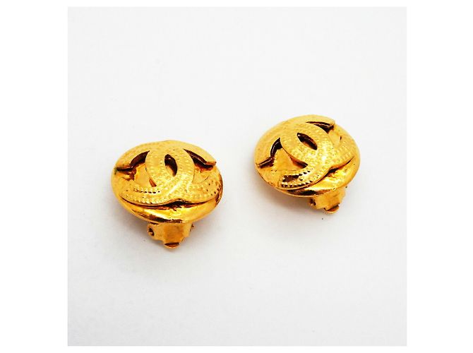 Pendientes de clip Chanel Coco Mark Circle dorados - vista 2