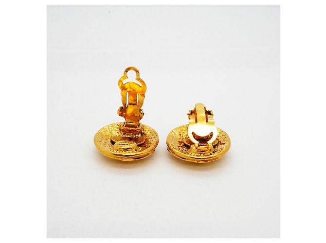 Pendientes de clip Chanel Coco Mark Circle dorados - vista 3