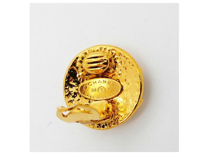 Pendientes de clip Chanel Coco Mark Circle dorados - vista 4