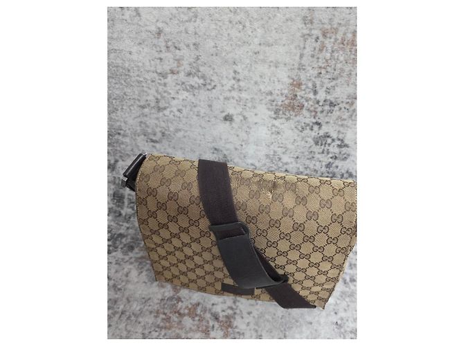 Bolso Gucci GG Supreme Canvas Marrón Beige - vista 3