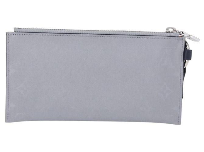Pochette Louis Vuitton Alpha Édition Limitée Monogram Satellite Canvas - vue 3