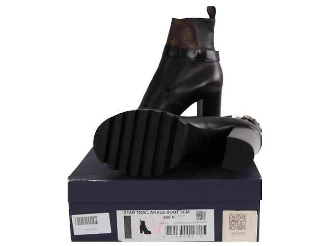 Stivali Louis Vuitton in pelle nera con fibbia - vista 6