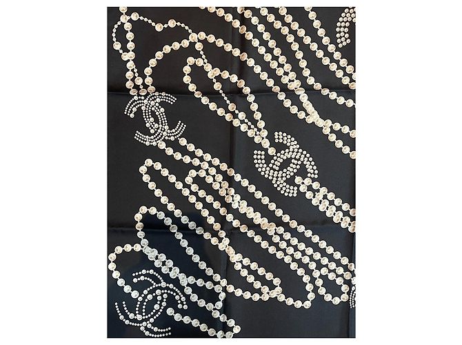 Pañuelo Chanel negro con perlas - vista 3