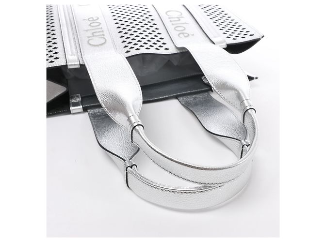 Chloé Sac à main et épaule Chloe Woody Medium en cuir, couleur Silver - vue 10