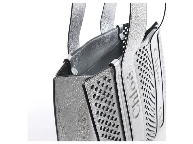 Chloé Sac à main et épaule Chloe Woody Medium en cuir, couleur Silver - vue 5