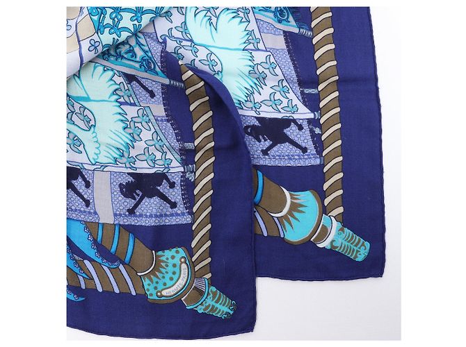 Hermès Carré 90 "Etendards et Bonnieres flag" Kaschmir x Seidentuch in Blau - Ansicht 2