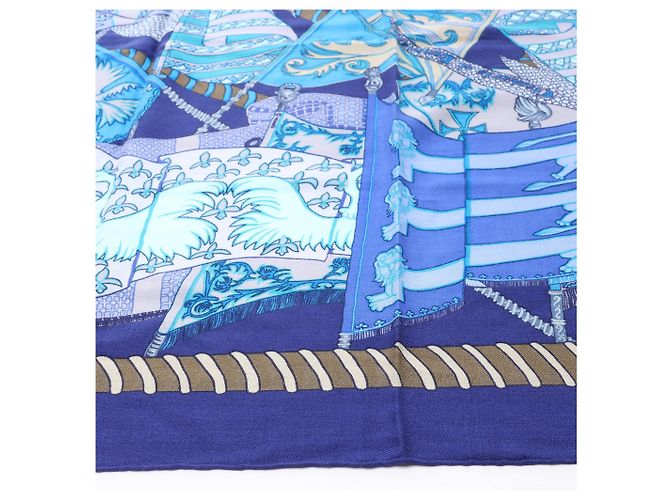 Hermès Carré 90 "Etendards et Bonnieres flag" Kaschmir x Seidentuch in Blau - Ansicht 8