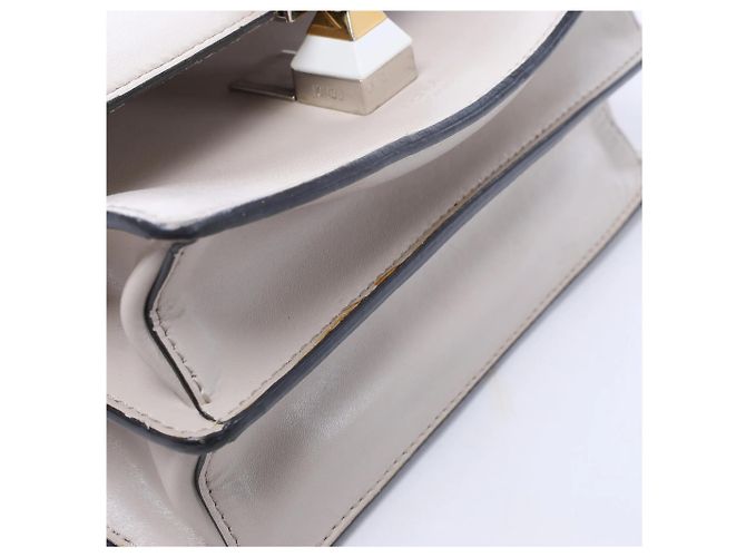 FENDI Kan I Mini Leder-Umhängetasche mit Kette in Grau 8M0381 - Ansicht 10