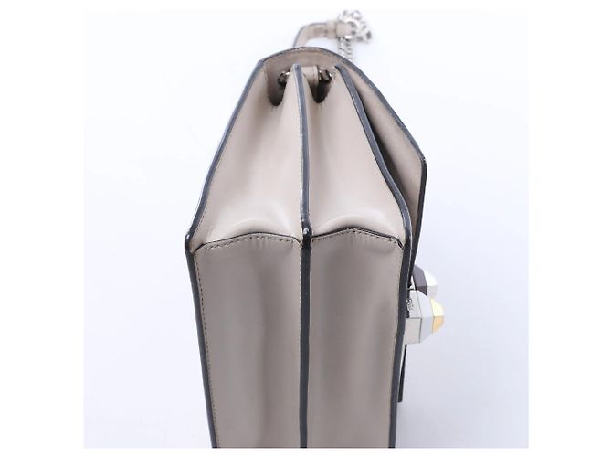 FENDI Kan I Mini Leder-Umhängetasche mit Kette in Grau 8M0381 - Ansicht 8