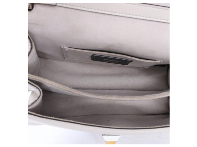 FENDI Kan I Mini Leder-Umhängetasche mit Kette in Grau 8M0381 - Ansicht 9