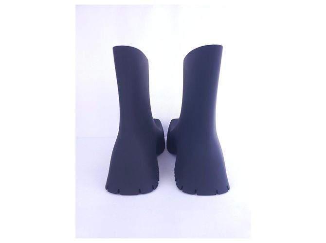 Stivali Balenciaga Trooper in gomma nera - vista 8