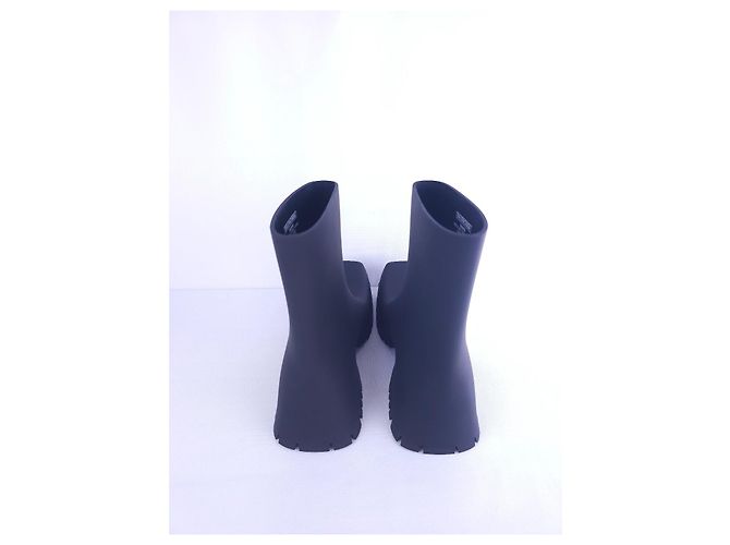 Stivali Balenciaga Trooper in gomma nera - vista 9