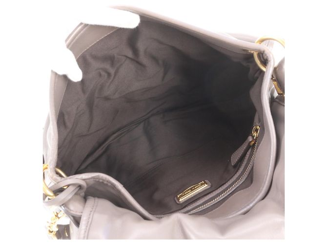 Miu Miu Matelassé Coffer Schultertasche aus Leder - Ansicht 8