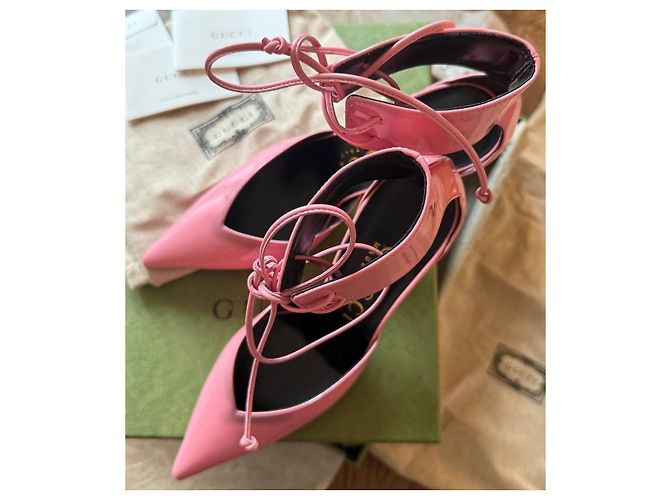 Gucci Priscilla Décolleté in pelle rosa con cinturino - vista 2