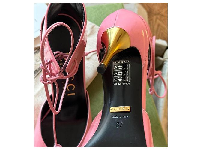 Gucci Priscilla Décolleté in pelle rosa con cinturino - vista 4